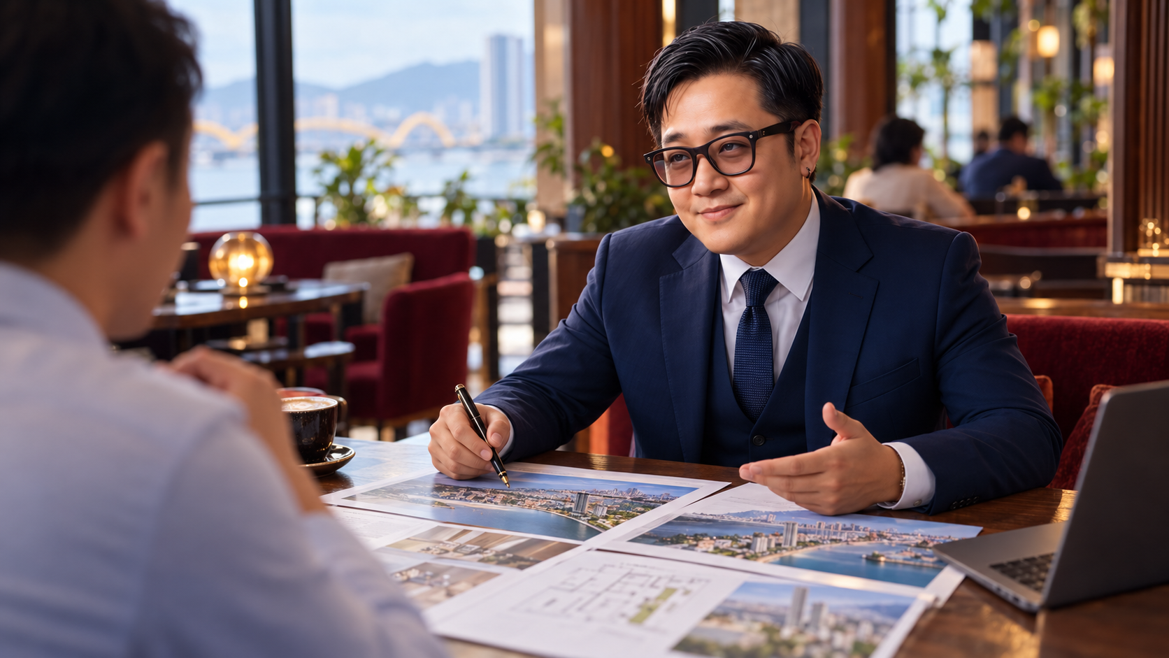 Nhiệt Thành trao đổi hồ sơ trực tiếp cùng khách hàng